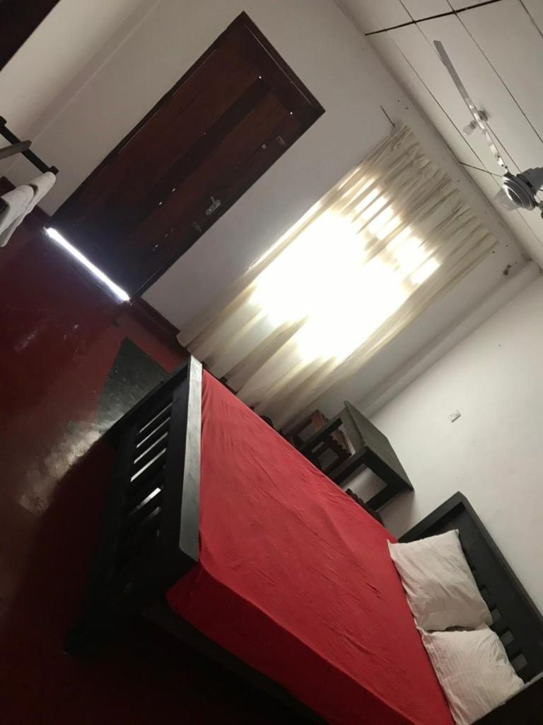 Everest Rooms พิลิยันเดเล ภายนอก รูปภาพ